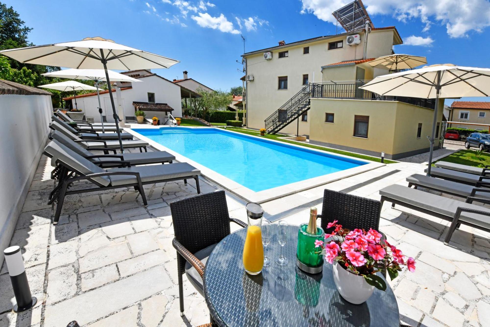 Apartments Pilic Rosini Екстериор снимка