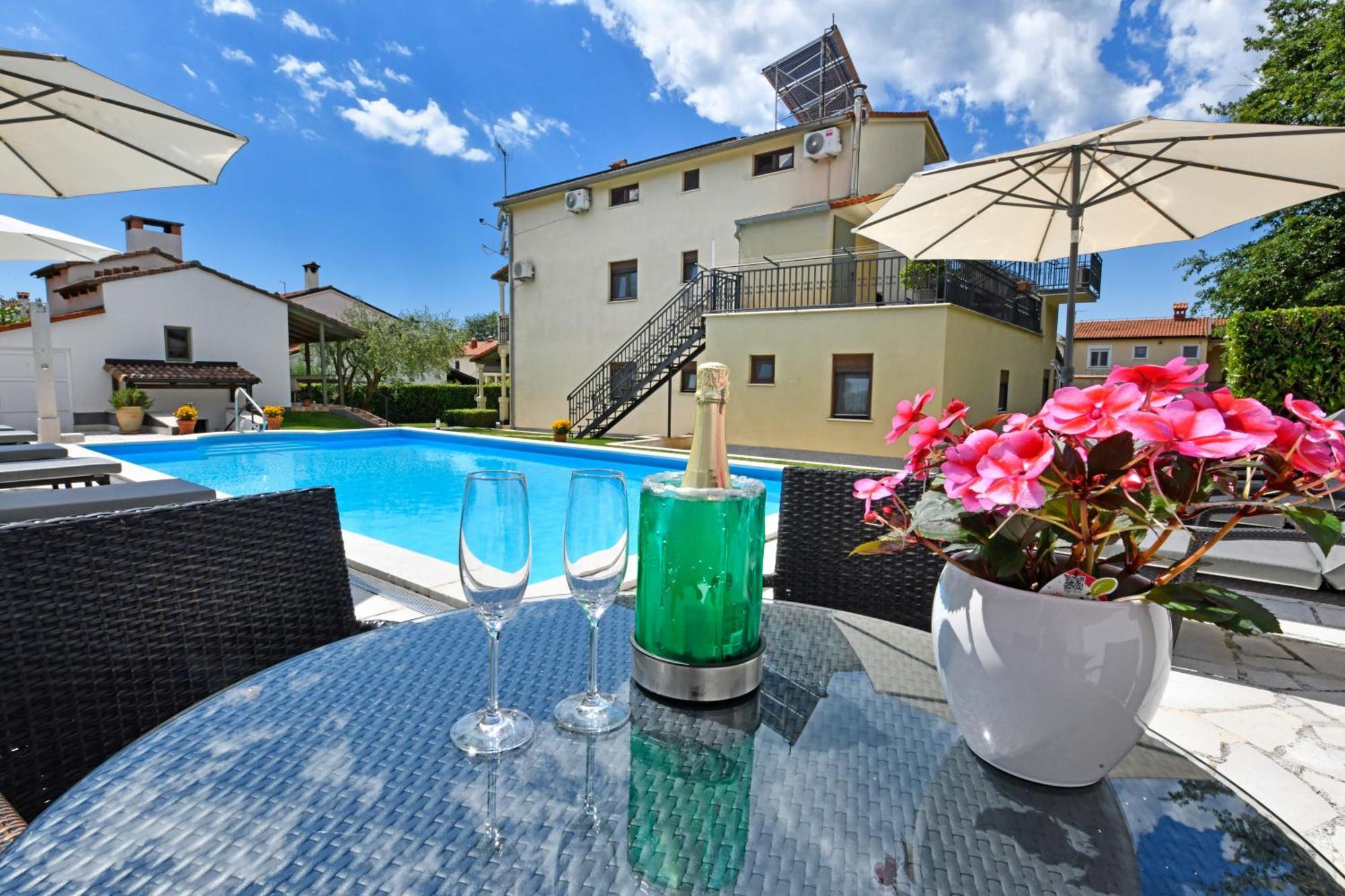 Apartments Pilic Rosini Екстериор снимка