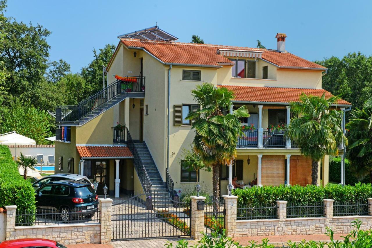 Apartments Pilic Rosini Екстериор снимка